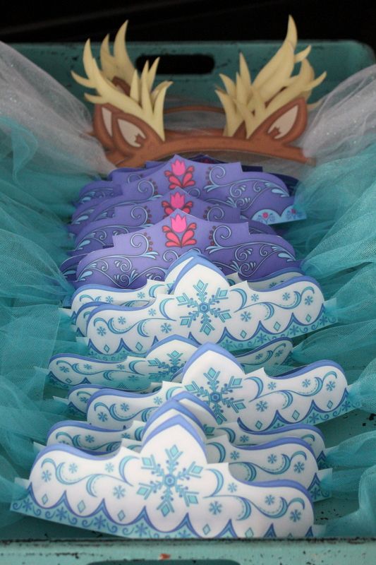 Frozen Themed Waffle Birthday Party with FREE PRINTABLES  Frozen theme  party, Frozen themed birthday party, Frozen birthday party