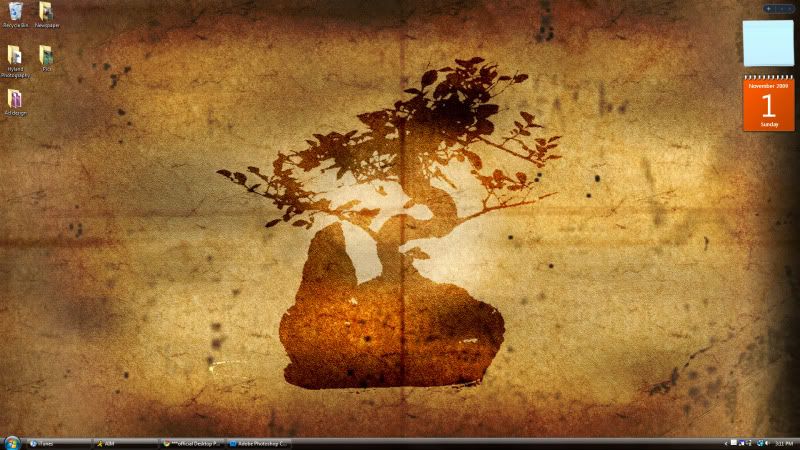 IMAGE: http://i199.photobucket.com/albums/aa143/Hyland33/deskwall.jpg