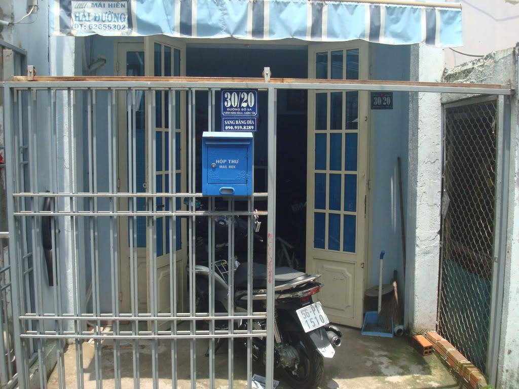 Nhà đẹp 3x10 chính chủ, 1 lầu 2 WC, SH, ở ngay, đầy đủ nội thất, gần chợ Bình Long, Trường, siêu thị