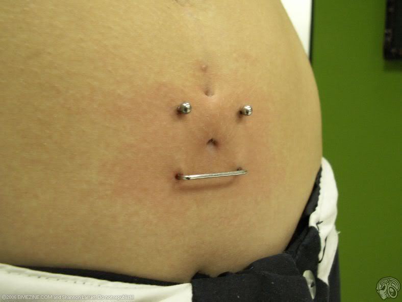 bmepb375781.jpg Smiley navel piercing