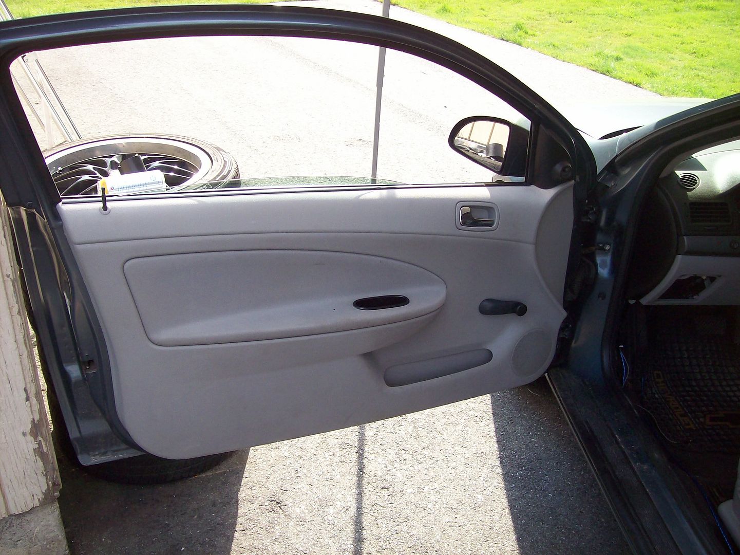 05 cobalt interior doors lc