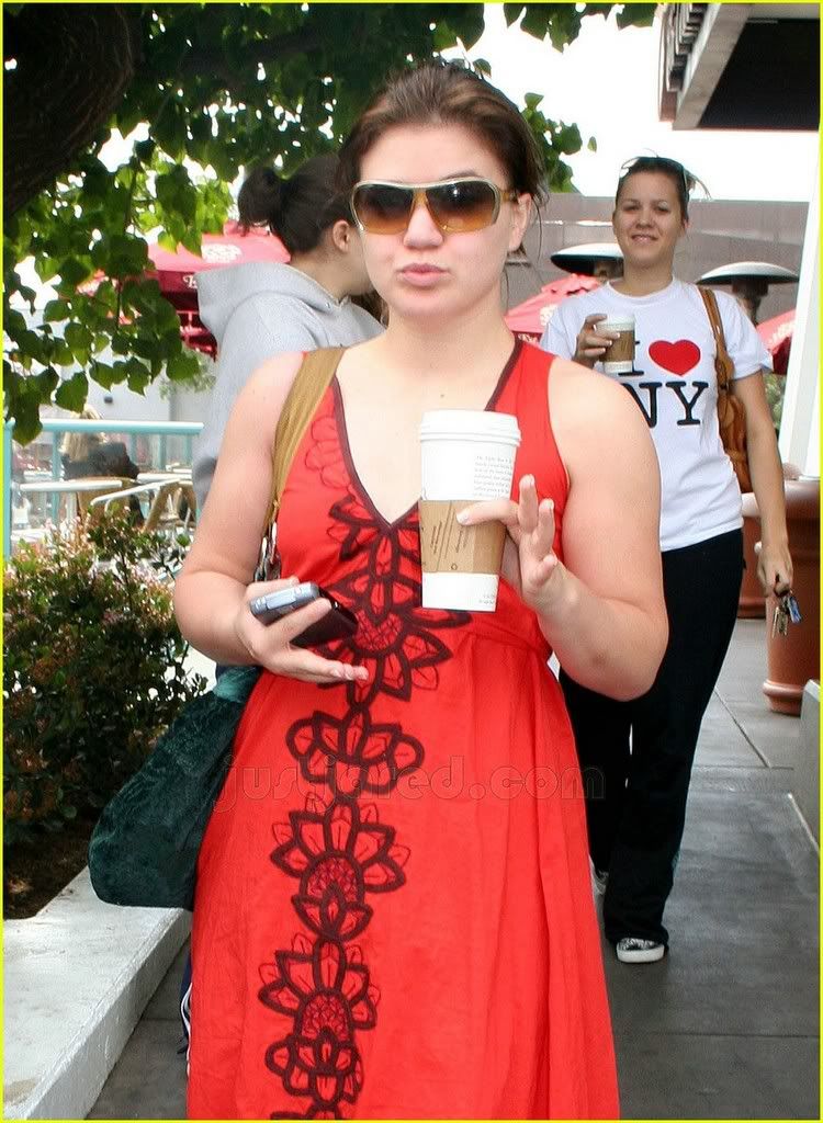 kelly-clarkson-coffee-bean-02.jpg Kelly Clarkson image by t2hed