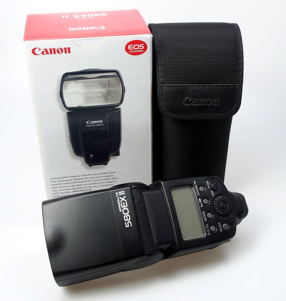 Canon 580EX II Speedlite and some universal flash diffusers 1911