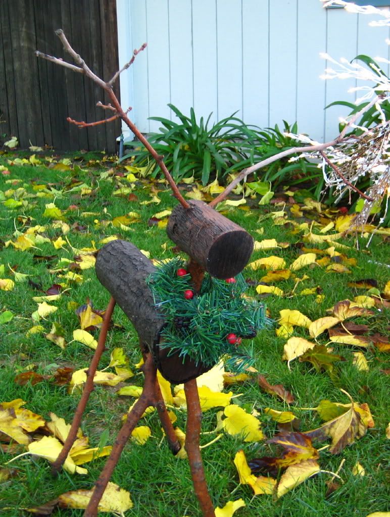 My West Sacramento Photo of the Day: Holiday Reindeer Yard Ornaments